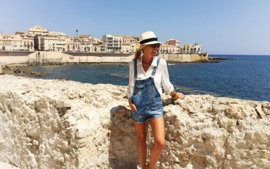 White & Denim Summer Style - Sicily